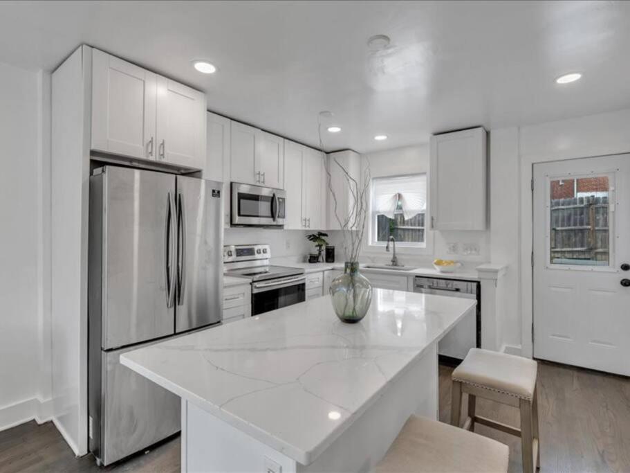 Quaint 3/2.5 Home In Fort Dupont Washington Extérieur photo